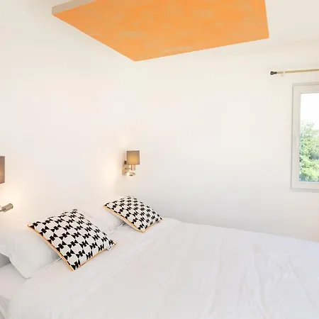 게스트하우스 D'hotes Des Pins 3*